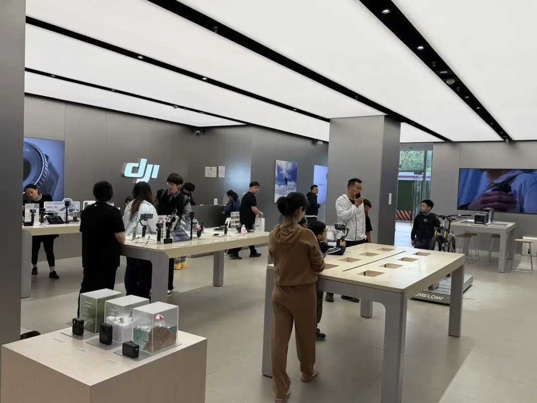 价格大幅下调,网友直呼“买早了”!最高直降2500元,两大巨头“拼了”:你降我也降 价格大幅下调,网友直呼“买早了”!最高直降2500元,两大巨头“拼了”:你降我也降