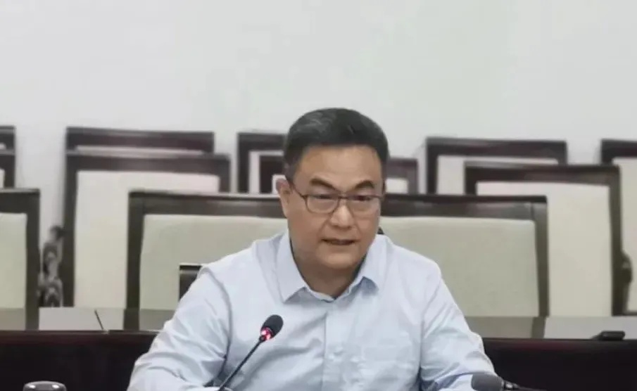 倪强被逮捕、公诉,曾任海口市市长等职,被指长期搞迷信活动,特权思想严重 倪强被逮捕、公诉,曾任海口市市长等职,被指长期搞迷信活动,特权思想严重
