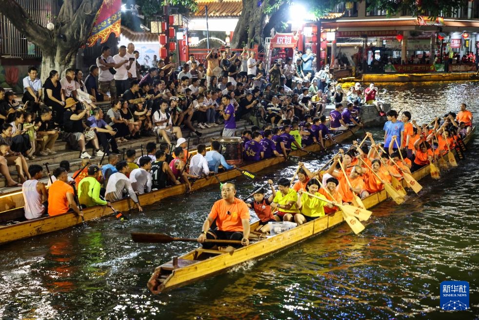 这里的龙船会“漂移” 这里的龙船会“漂移”