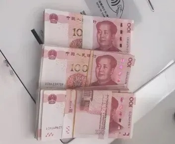 女子带34000元现金打车,司机行驶途中谎报行程,幸好警方这一步做得快 女子带34000元现金打车,司机行驶途中谎报行程,幸好警方这一步做得快