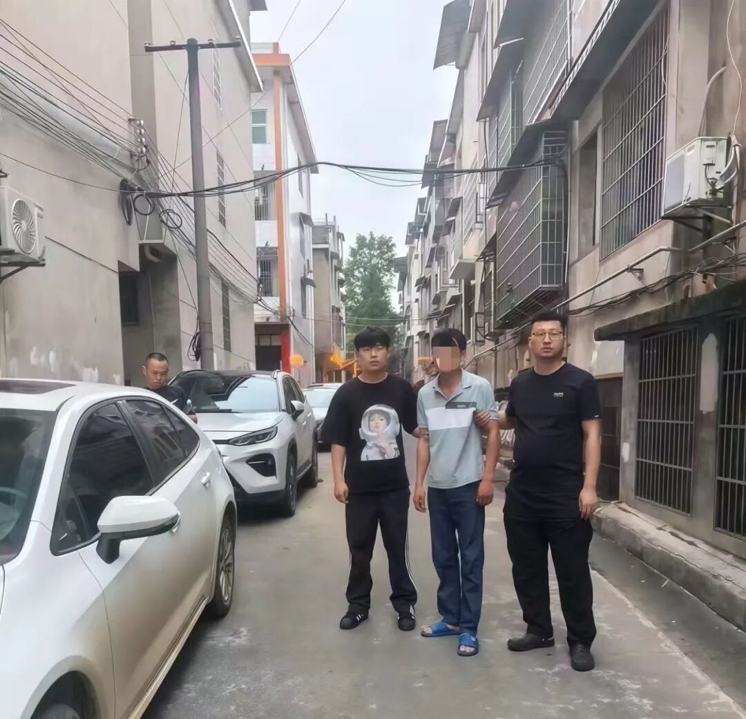 大白天“硬闯空宅”行窃,邵阳一男子落网! 大白天“硬闯空宅”行窃,邵阳一男子落网!