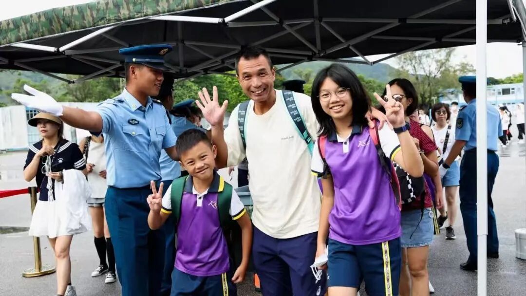一年一度!香港市民又可以进军营了 一年一度!香港市民又可以进军营了