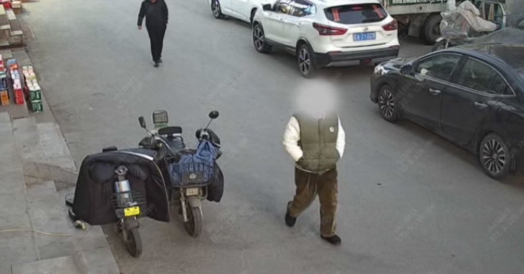 家中玻璃被砸花1800元买的两只鸟被盗 嫌疑人竟是邻居:见买主“显摆”不得劲 家中玻璃被砸花1800元买的两只鸟被盗 嫌疑人竟是邻居:见买主“显摆”不得劲