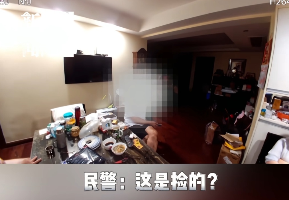 特斯拉后备箱30万现金没了!车主称可能是感应到了手机,未能成功落锁 特斯拉后备箱30万现金没了!车主称可能是感应到了手机,未能成功落锁