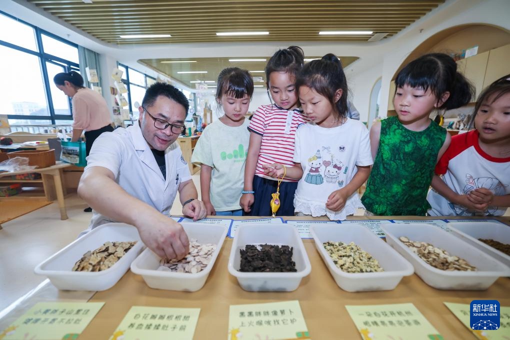 浙江诸暨:“五健”行动护航儿童健康成长 浙江诸暨:“五健”行动护航儿童健康成长