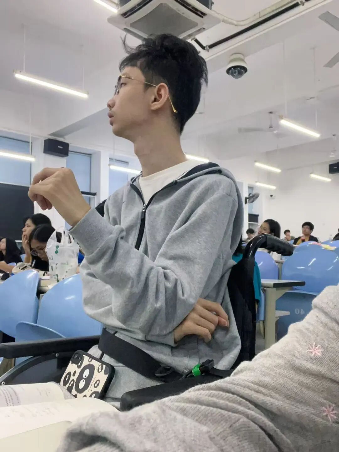 高位截瘫,休学3年……郭子健已被录取! 高位截瘫,休学3年……郭子健已被录取!