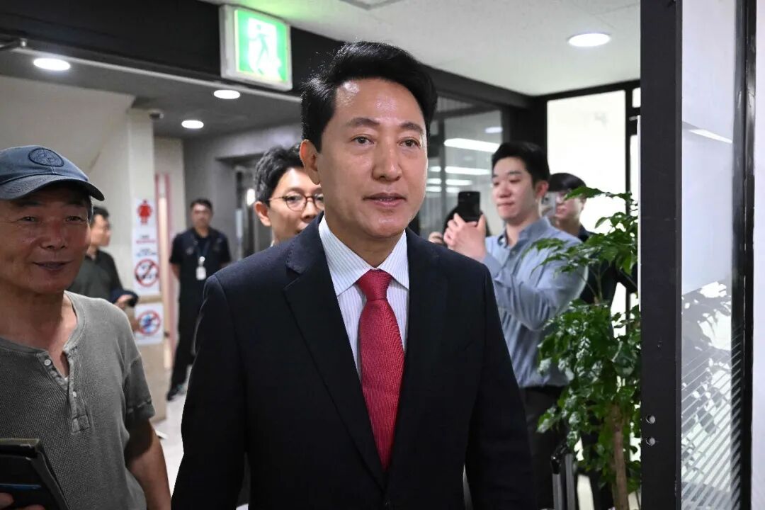 刚连任首尔市长,他被求刑1年半 刚连任首尔市长,他被求刑1年半