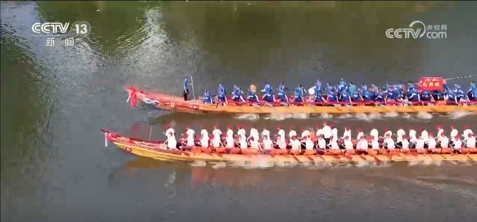 各地打造“龙舟+”沉浸式体验 “民俗+赛事”为文旅市场注入强劲动能 各地打造“龙舟+”沉浸式体验 “民俗+赛事”为文旅市场注入强劲动能
