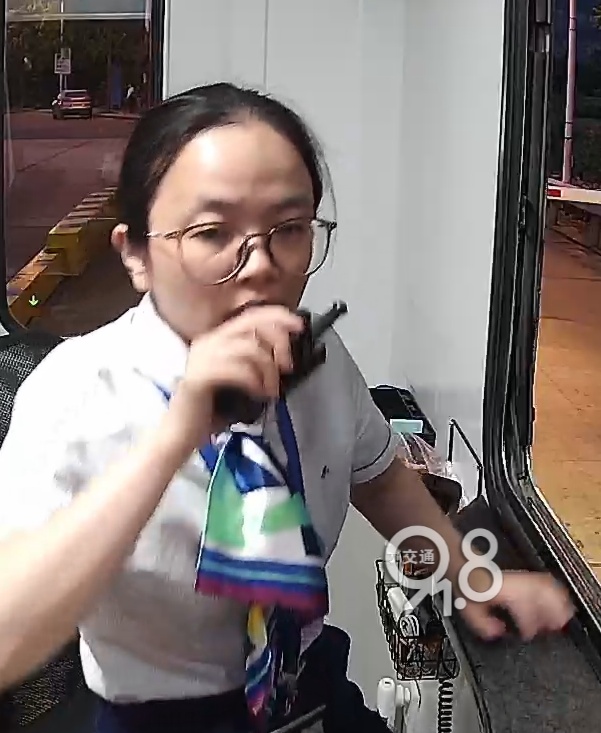 垫付27元,却收到88.88元致谢红包?!杭州高速这一幕,网友直呼:这就是杭州式信任! 垫付27元,却收到88.88元致谢红包?!杭州高速这一幕,网友直呼:这就是杭州式信任!