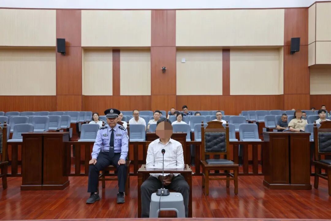 判刑!19座营运客车载42人,驾驶人构成危险驾驶罪! 判刑!19座营运客车载42人,驾驶人构成危险驾驶罪!