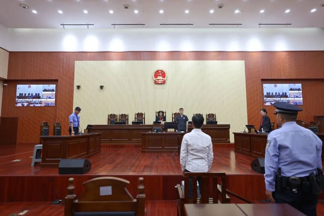 判刑!19座营运客车载42人,驾驶人构成危险驾驶罪! 判刑!19座营运客车载42人,驾驶人构成危险驾驶罪!