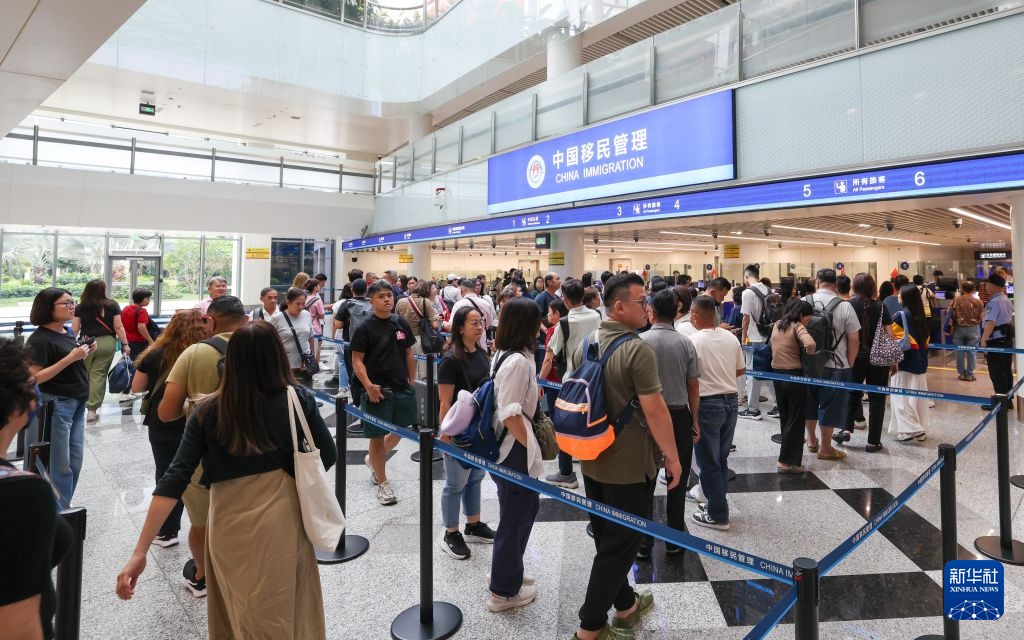 海南自贸港封关半年入境客流稳步攀升