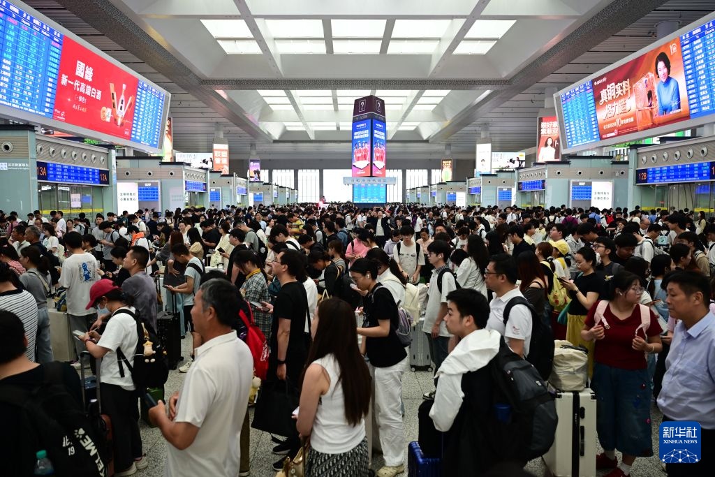 合肥迎来端午假期客流高峰