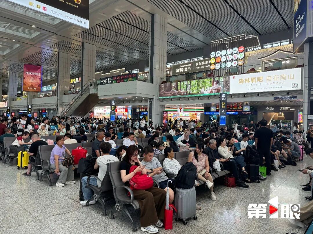 受暴雨影响,重庆火车站多趟列车停运,涉及北京、深圳、昆明等方向 受暴雨影响,重庆火车站多趟列车停运,涉及北京、深圳、昆明等方向