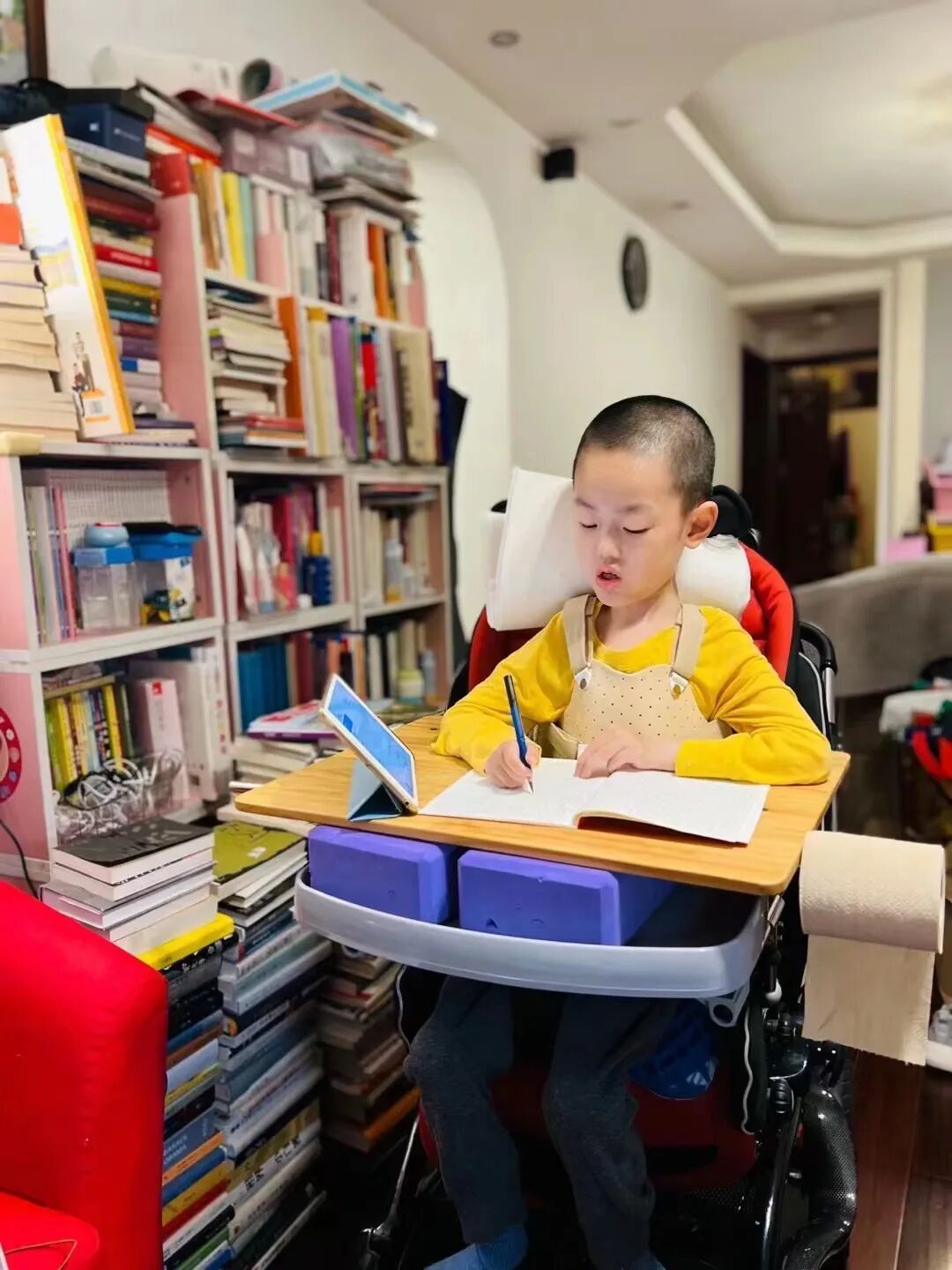 被断言“活不过3岁”的少年,要上中学了 被断言“活不过3岁”的少年,要上中学了