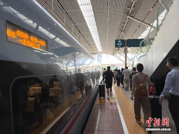 端午假期广深港高铁预计运送跨境旅客53.9万人次