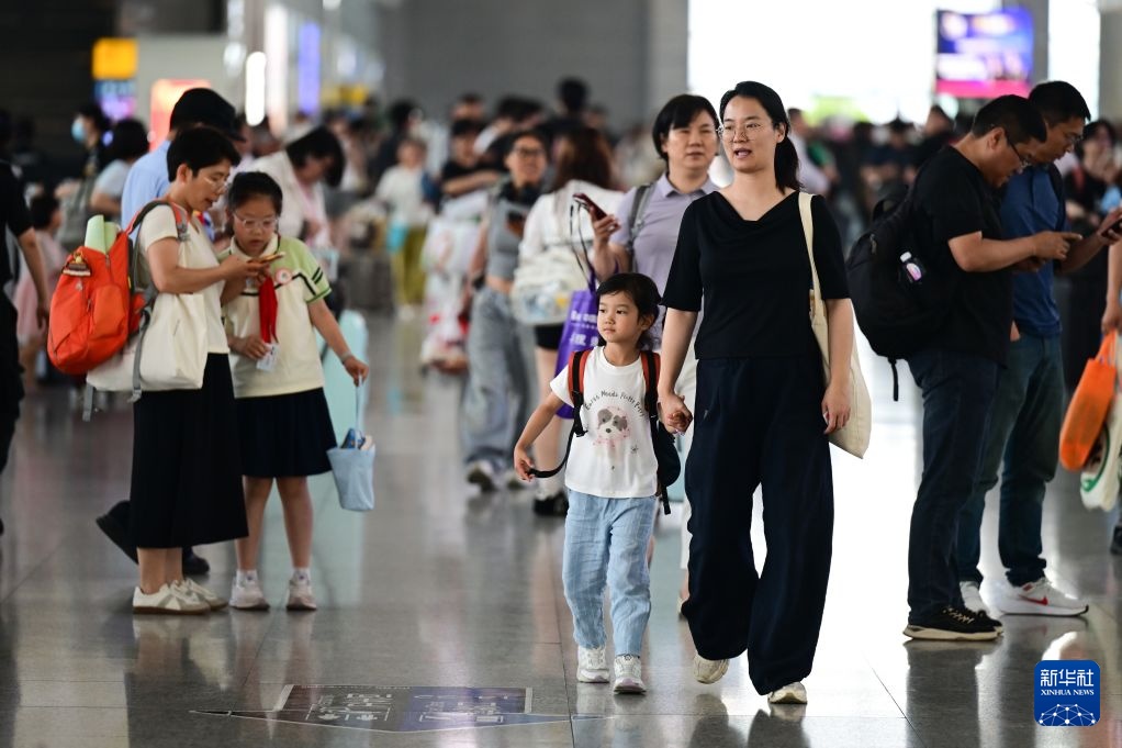 合肥迎来端午假期客流高峰