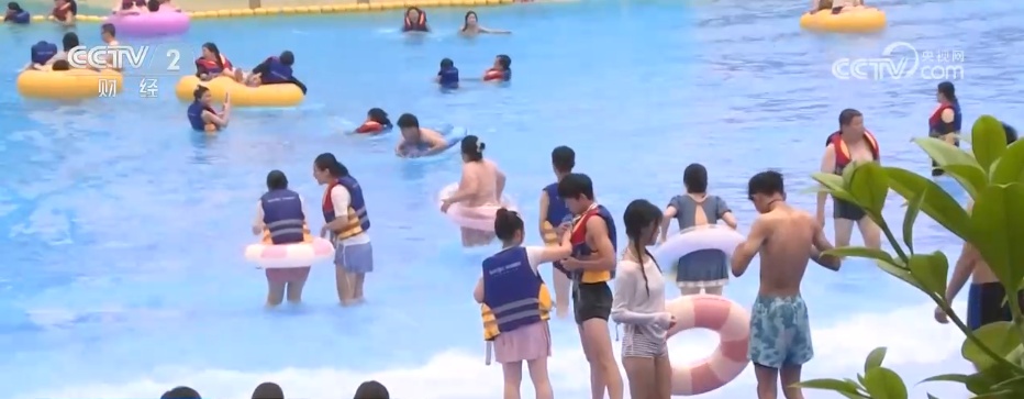 “赛事+场景”跨界融合点燃消费热潮 多元业态激活夏日“闲时经济” “赛事+场景”跨界融合点燃消费热潮 多元业态激活夏日“闲时经济”