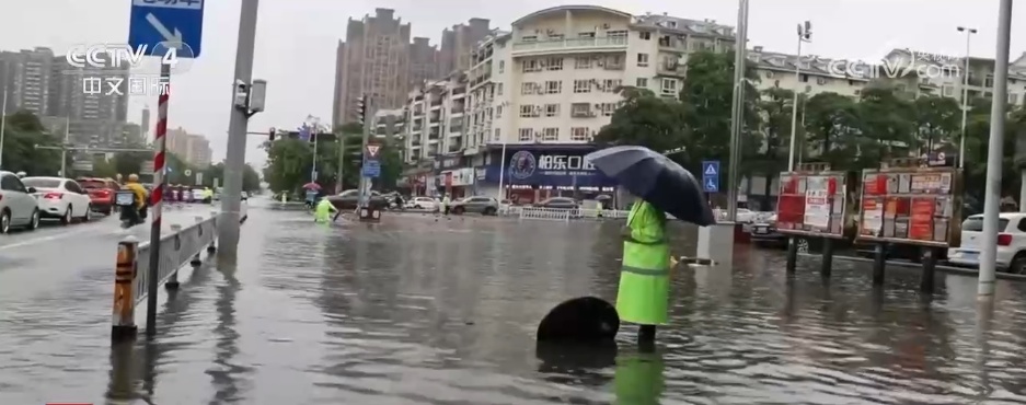 南方多地出现暴雨 各地以“雨”为令全力开展抢险救援和民生保障工作 南方多地出现暴雨 各地以“雨”为令全力开展抢险救援和民生保障工作