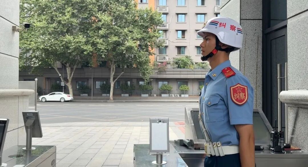 凌晨,网约车突然停在军营门口……因为有一种信任,叫“我知道他们一定会救我” 凌晨,网约车突然停在军营门口……因为有一种信任,叫“我知道他们一定会救我”