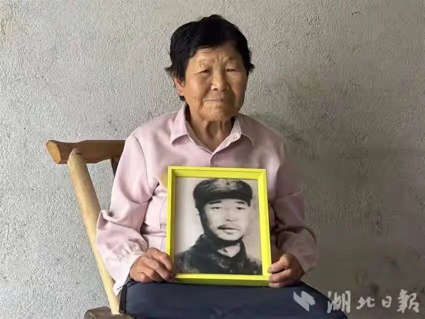 “小花”去世!一生太苦!仅与母亲见两面...... “小花”去世!一生太苦!仅与母亲见两面......