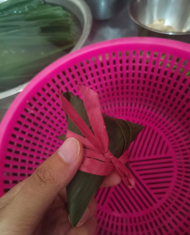 紧急提醒:这种粽子绳高温蒸煮,有毒!最好别买! 紧急提醒:这种粽子绳高温蒸煮,有毒!最好别买!
