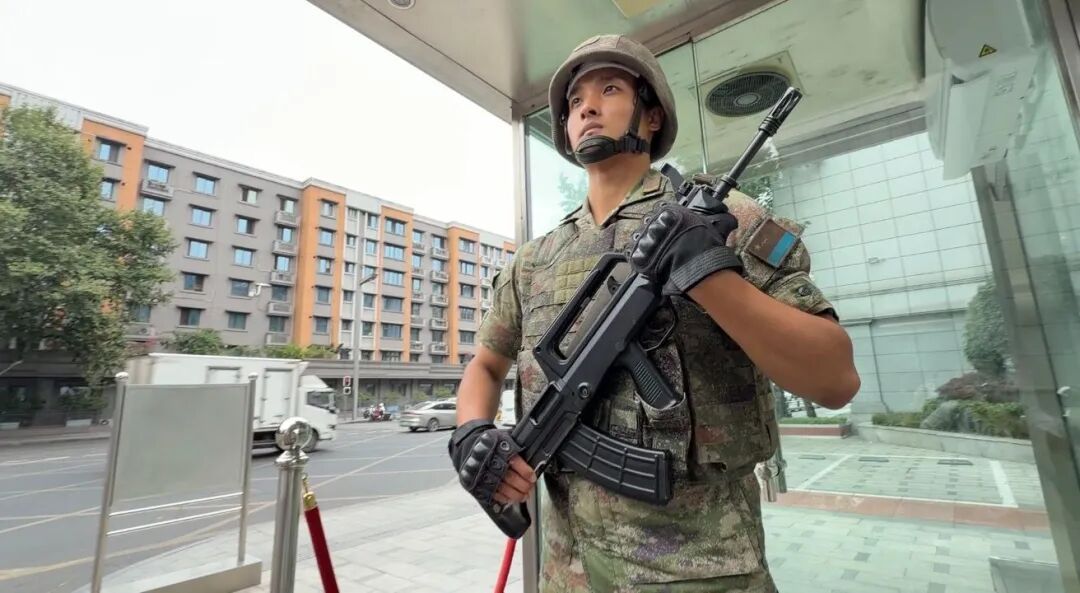 凌晨,网约车突然停在军营门口……因为有一种信任,叫“我知道他们一定会救我” 凌晨,网约车突然停在军营门口……因为有一种信任,叫“我知道他们一定会救我”