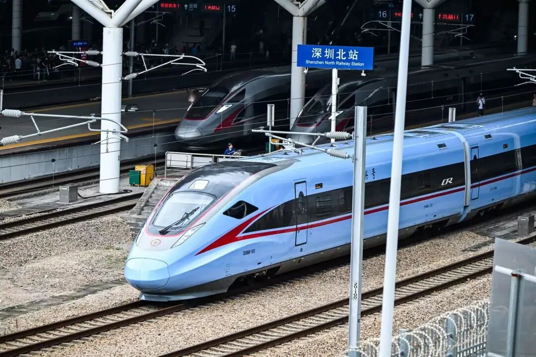 日均近180万人次!大湾区跨境口岸将迎出入境高峰 日均近180万人次!大湾区跨境口岸将迎出入境高峰