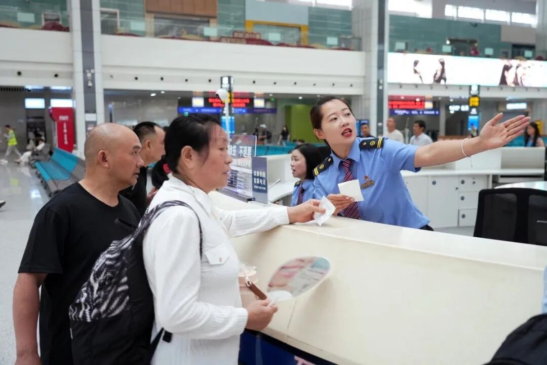 端午小长假运输启动,重庆火车站预计发送旅客125万人次 端午小长假运输启动,重庆火车站预计发送旅客125万人次