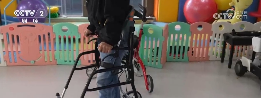 供需两侧双向发力 打通人工智能应用“有产品无市场”“有需求无供给”结构性堵点 供需两侧双向发力 打通人工智能应用“有产品无市场”“有需求无供给”结构性堵点