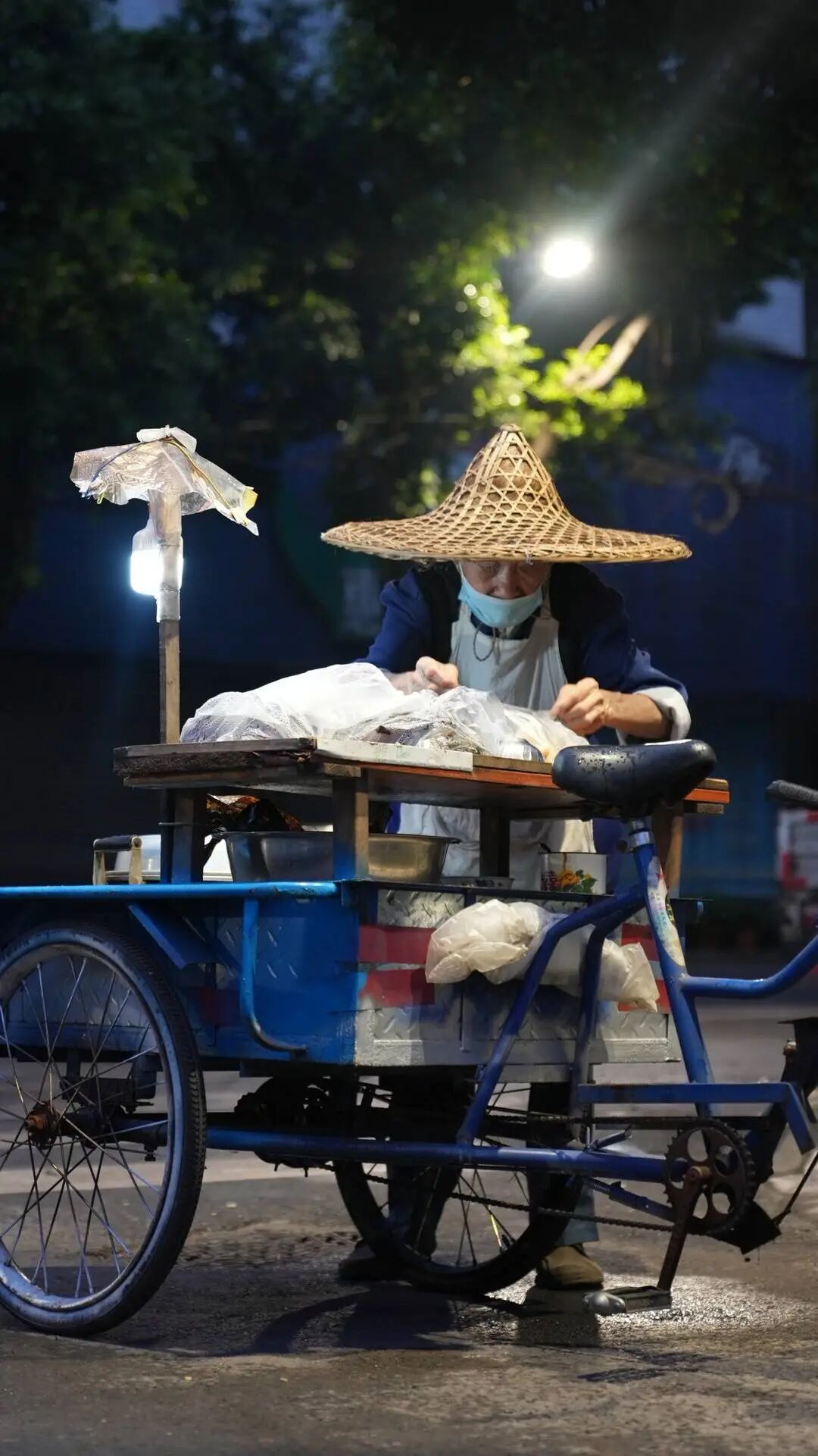 绝不涨价！一个粽子只卖5毛钱这件事，92岁“粽子爷爷”坚持了快20年
