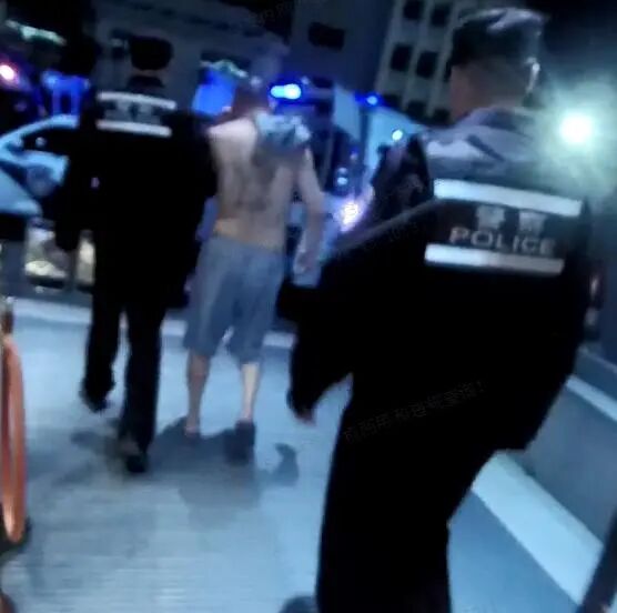 男子一天内先后在三家洗浴中心扬言要轻生，起因竟是欲洗“霸王澡”，目前已被批捕