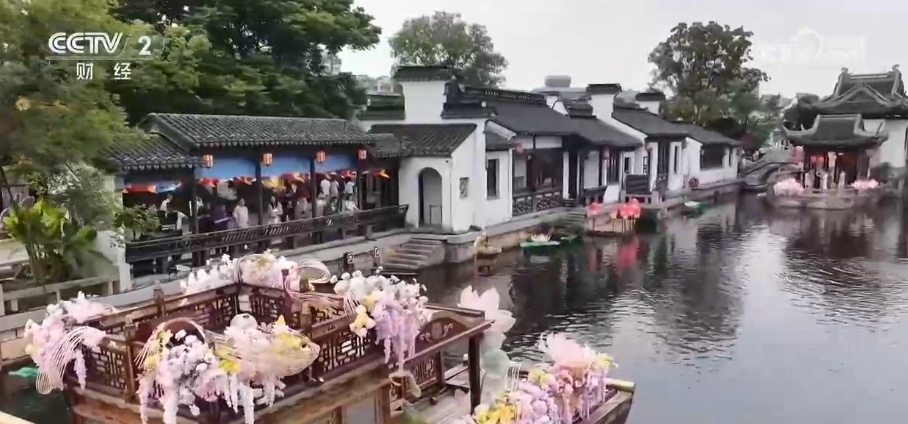 “龙舟+”聚合城市文旅消费新动能 花样端午民俗消费新场景带火假日经济
