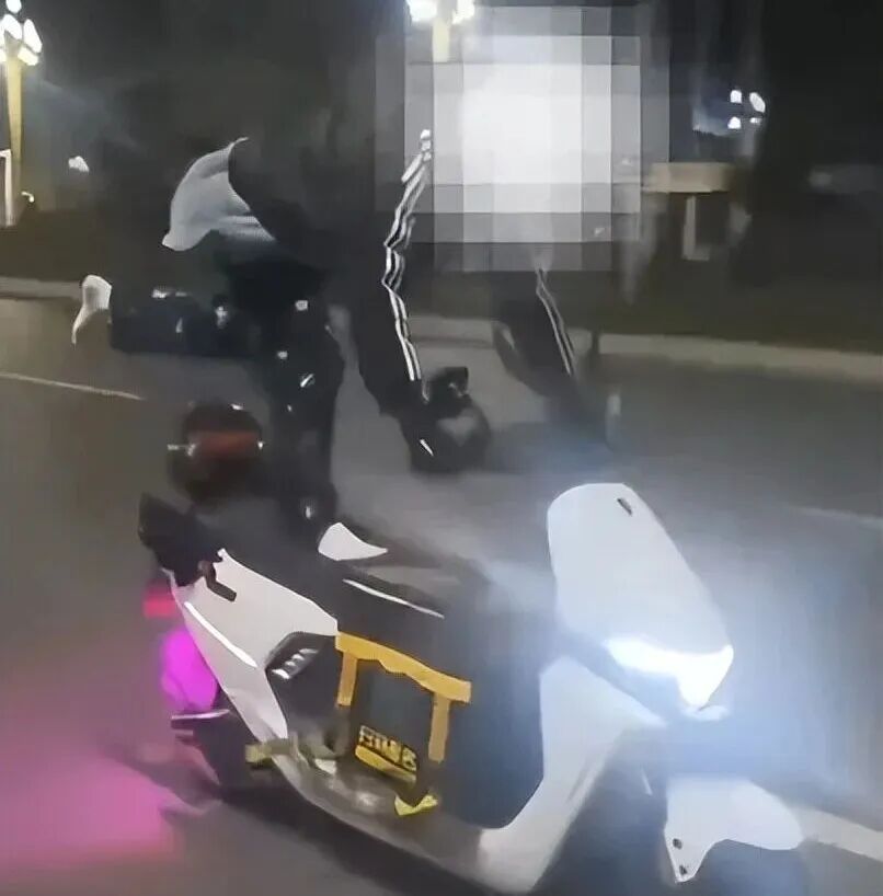 男子危险驾驶还叫嚣“挑战公安局所有人，请来逮我” 公安部网安局：3人已被处理