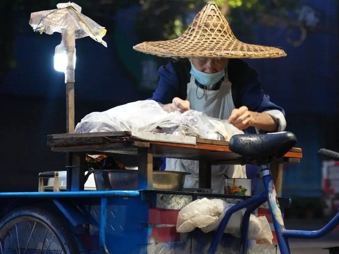 绝不涨价！一个粽子只卖5毛钱这件事，92岁“粽子爷爷”坚持了快20年