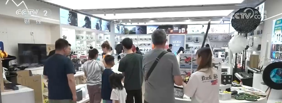 供需两侧双向发力 打通人工智能应用“有产品无市场”“有需求无供给”结构性堵点 供需两侧双向发力 打通人工智能应用“有产品无市场”“有需求无供给”结构性堵点