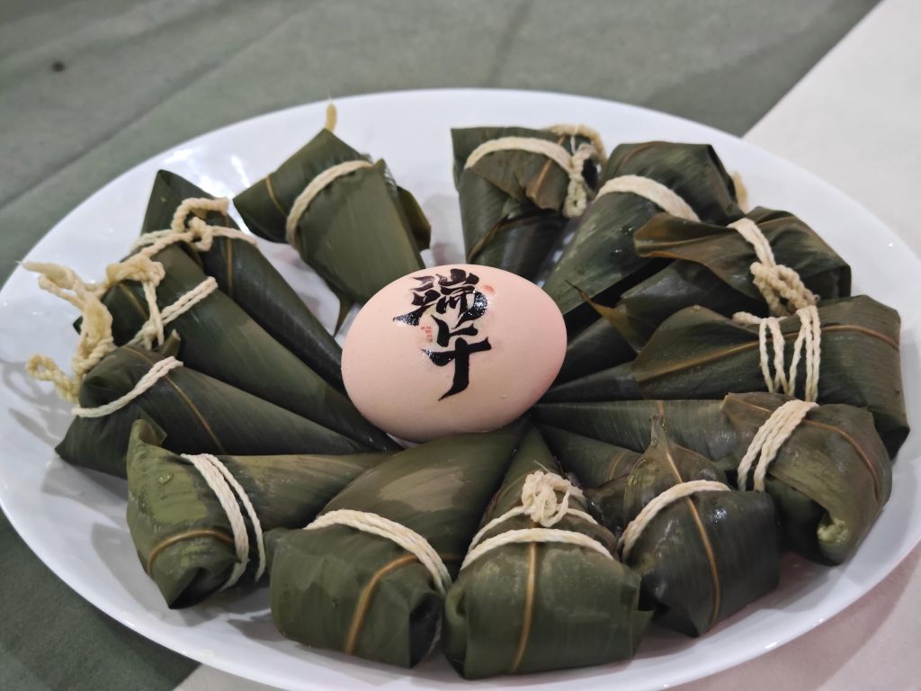 说到粽子，网友为啥会有“咸甜之争”？