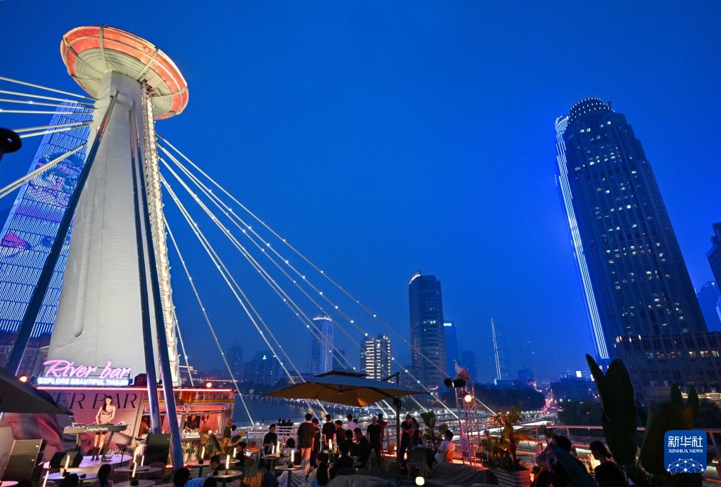 海河畔新空间激活夏日夜消费 海河畔新空间激活夏日夜消费
