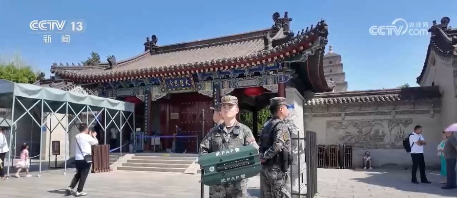 端午假期各地官兵坚守执勤一线 全力守护群众平安出行 端午假期各地官兵坚守执勤一线 全力守护群众平安出行