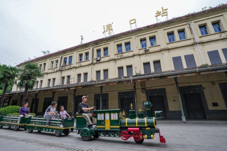 当年《背影》里父亲买橘子的车站,现在怎么样了? 当年《背影》里父亲买橘子的车站,现在怎么样了?