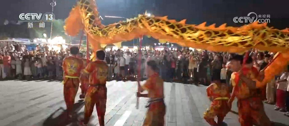 “互动+演艺”沉浸式夜游“出圈”带火假日文旅 “夜经济”点亮消费新空间 “互动+演艺”沉浸式夜游“出圈”带火假日文旅 “夜经济”点亮消费新空间