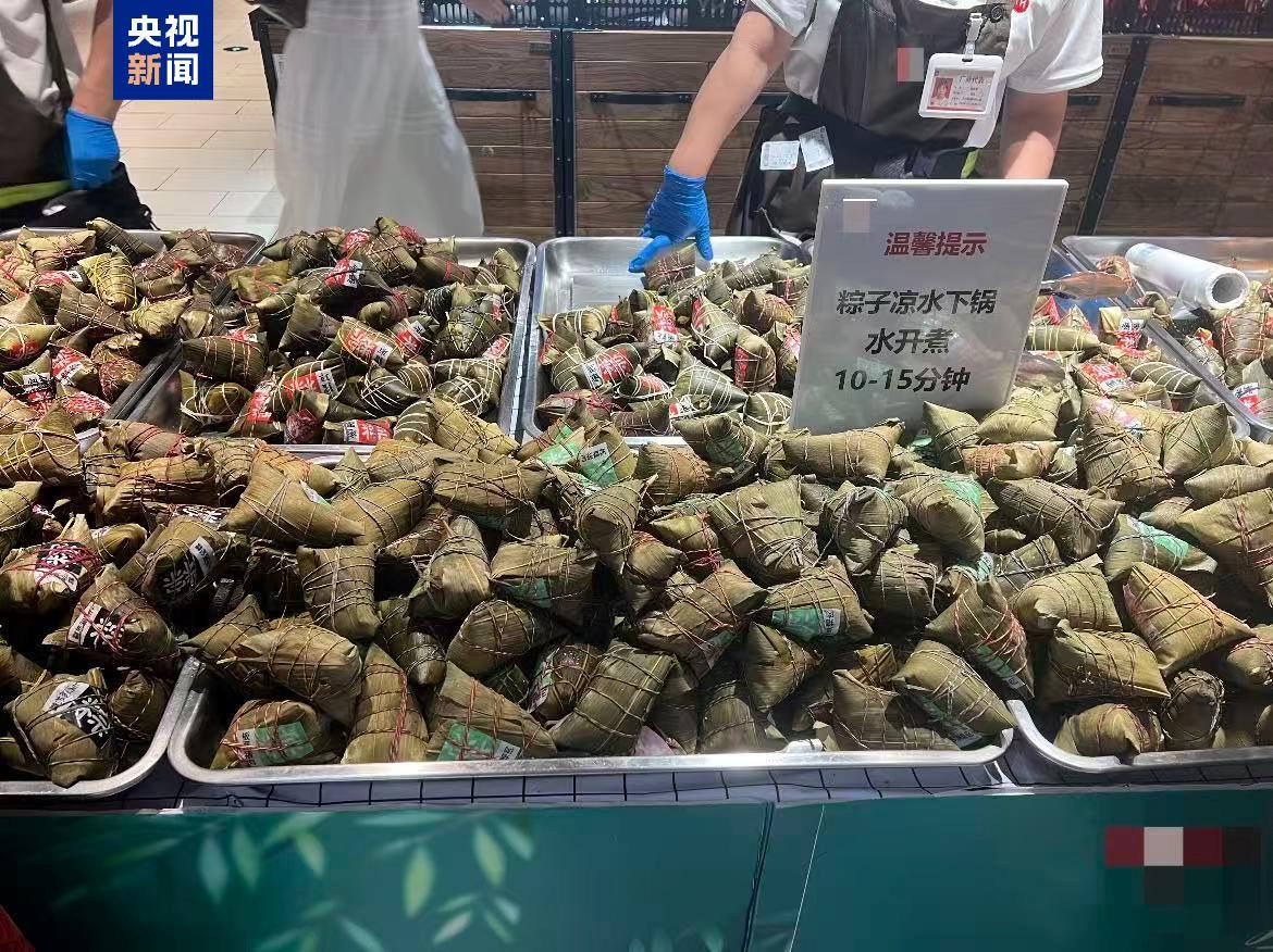 端午过后,市场上的粽子库存如何处理?记者观察 端午过后,市场上的粽子库存如何处理?记者观察