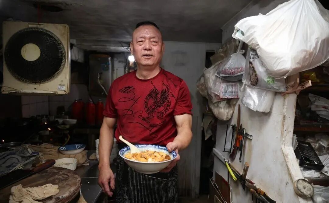 老顾客没来吃面,老板急了 老顾客没来吃面,老板急了