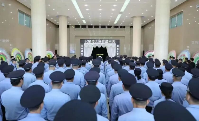 痛别战友！30岁女副所长为救群众不幸牺牲