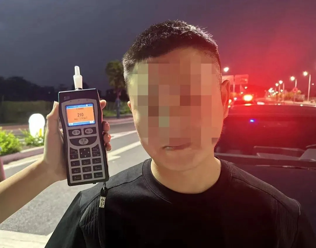 连喝3场叫了3次代驾!广东一男子嫌代驾绕路让其下车,自己开车回家被查,公安回应 连喝3场叫了3次代驾!广东一男子嫌代驾绕路让其下车,自己开车回家被查,公安回应