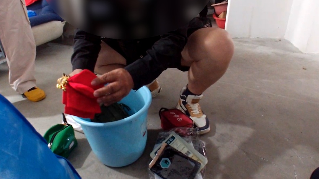 崩溃！上海一男子250万黄金不翼而飞，民警冒出大胆想法……
