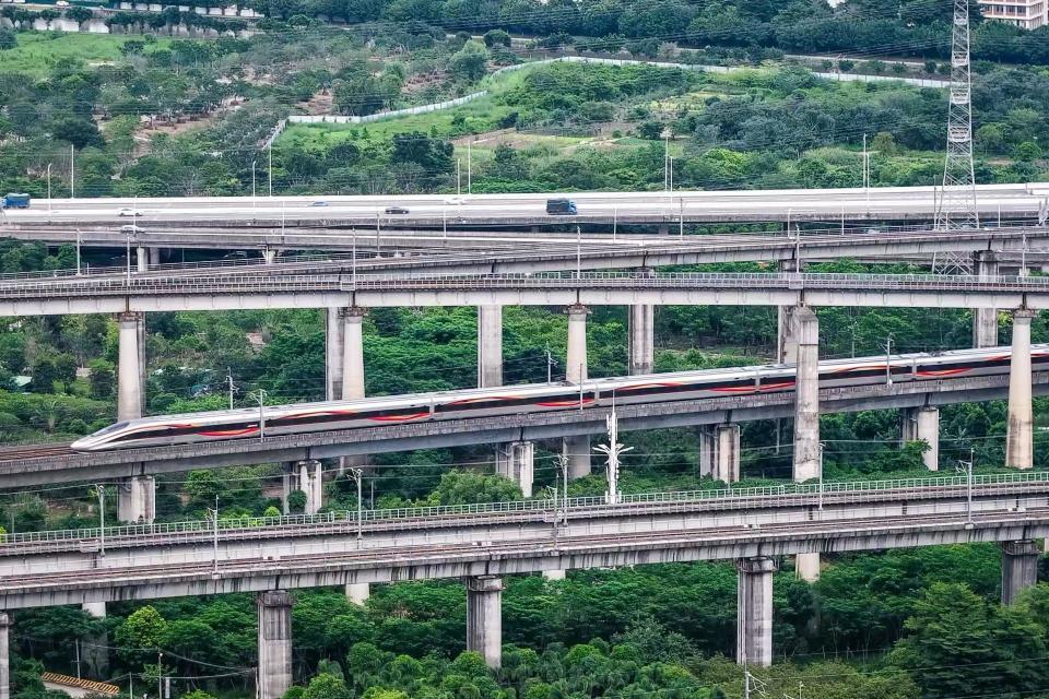 “端午”假期国铁广州局累计发送旅客699.2万人次，长沙南站排旅客发送量前三车站