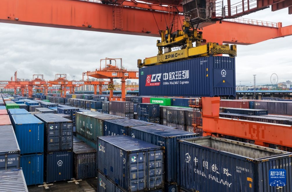 重庆首发新型汽车箱整列中欧班列 重庆首发新型汽车箱整列中欧班列