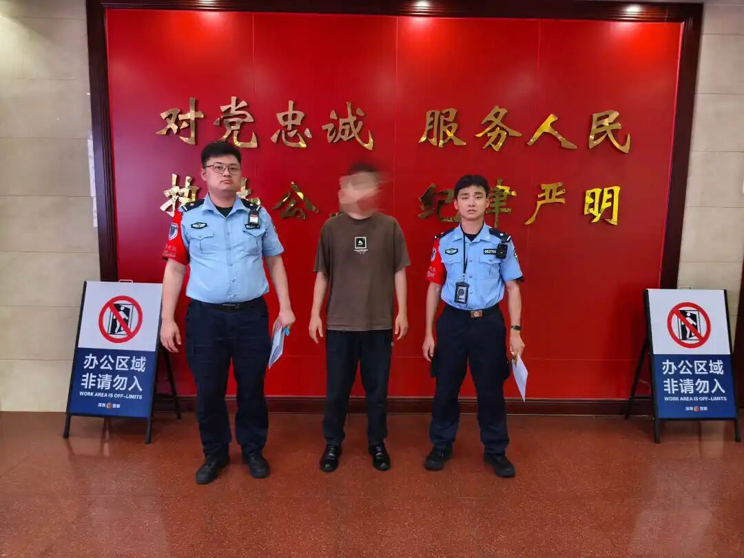 零容忍！多次紧急刹车、恶意别车，驾驶人被拘！