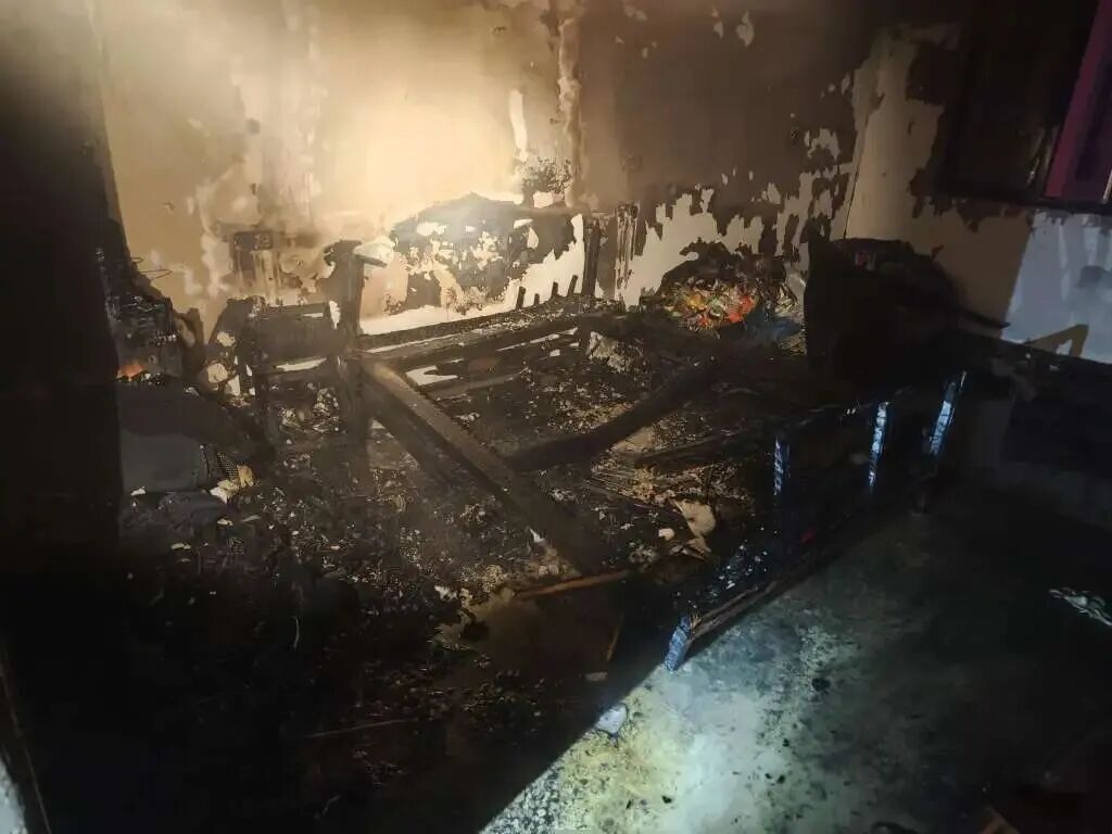 垫了一张纸,差点烧掉一个家!这个习惯很多人都有 垫了一张纸,差点烧掉一个家!这个习惯很多人都有